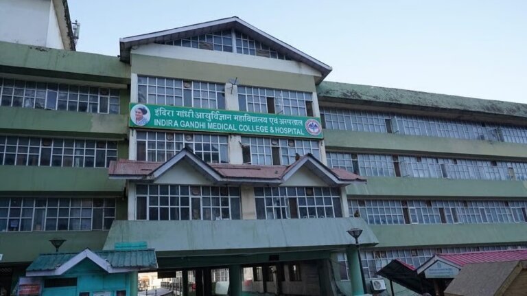 Himachal News : सरकारी मेडिकल और डेंटल कॉलेजों में 2 नवंबर से पेन-डाउन हड़ताल, 5 को सचिवालय कूच करेंगे डॉक्टर